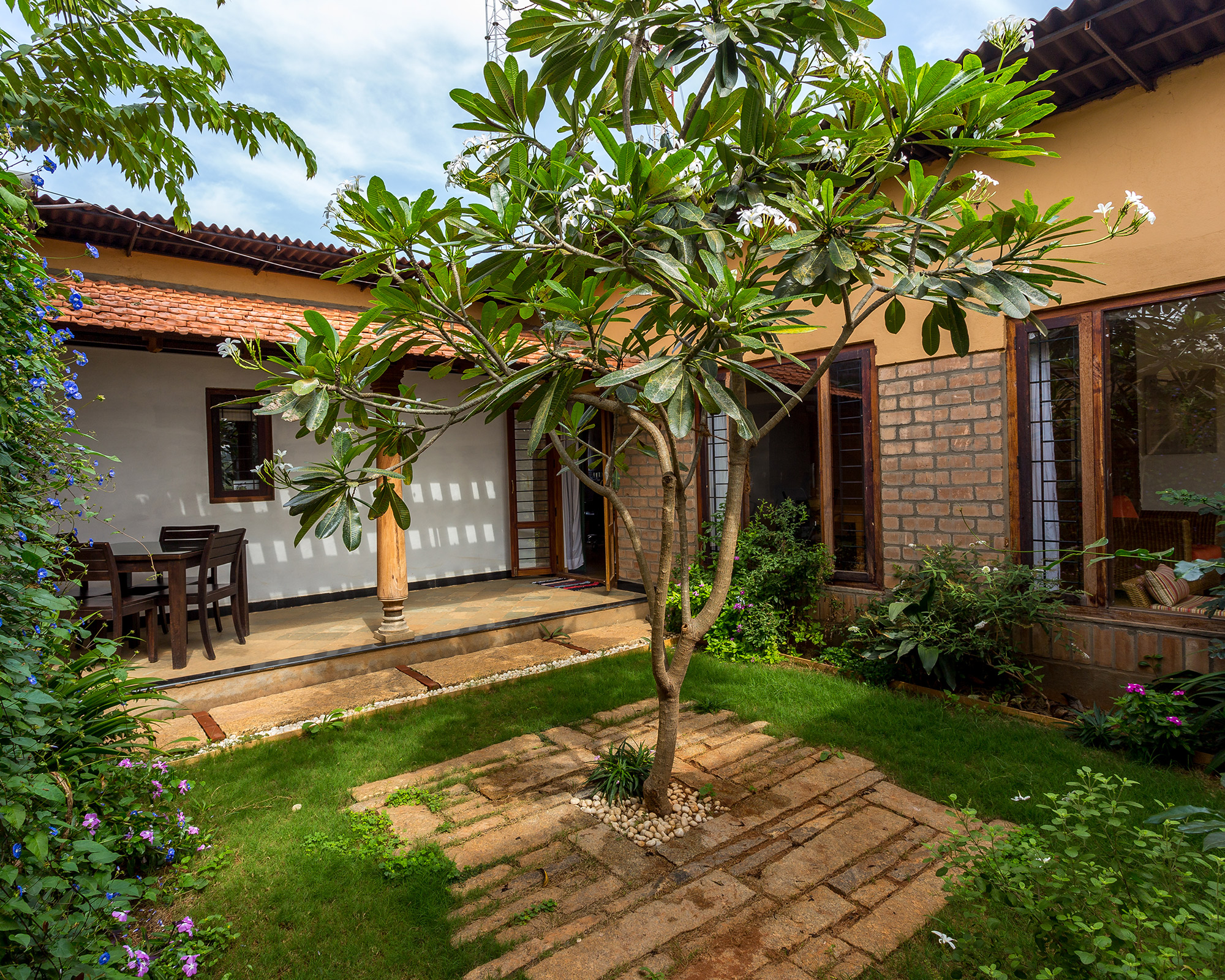 The contemporary courtyard home, which is convenient and relevant to todays' lifestyle
