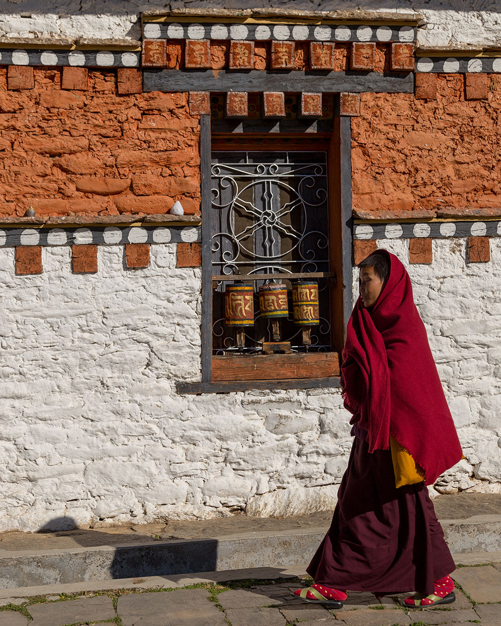 A pilgrimage to the Jambay Lhakhang, monks, nuns and  everyone, looking for the Buddha's path.